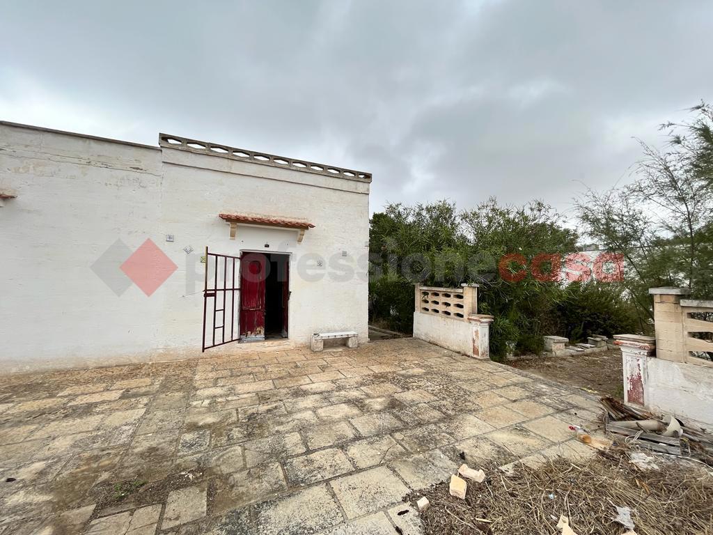 Rustico con giardino a Manduria