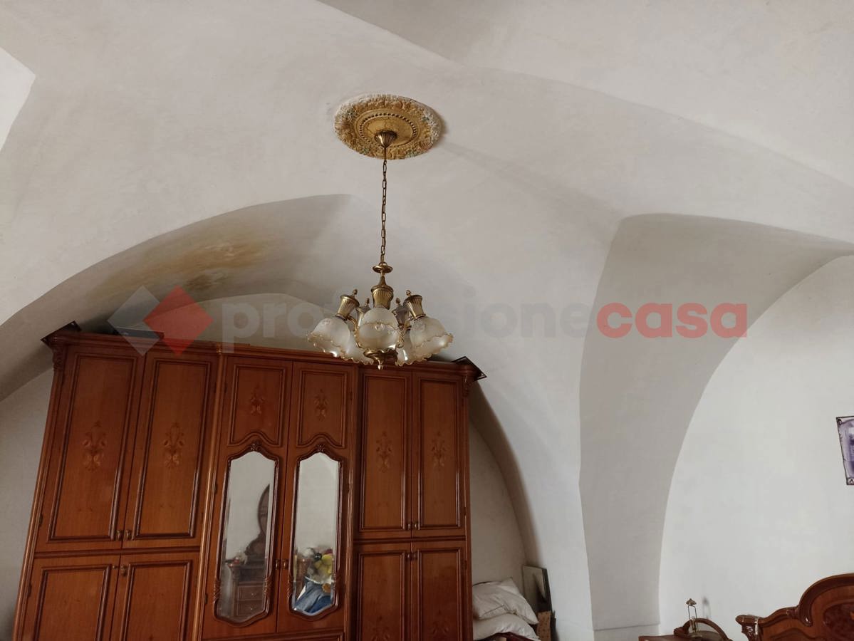 Quadrilocale da ristrutturare a Maruggio
