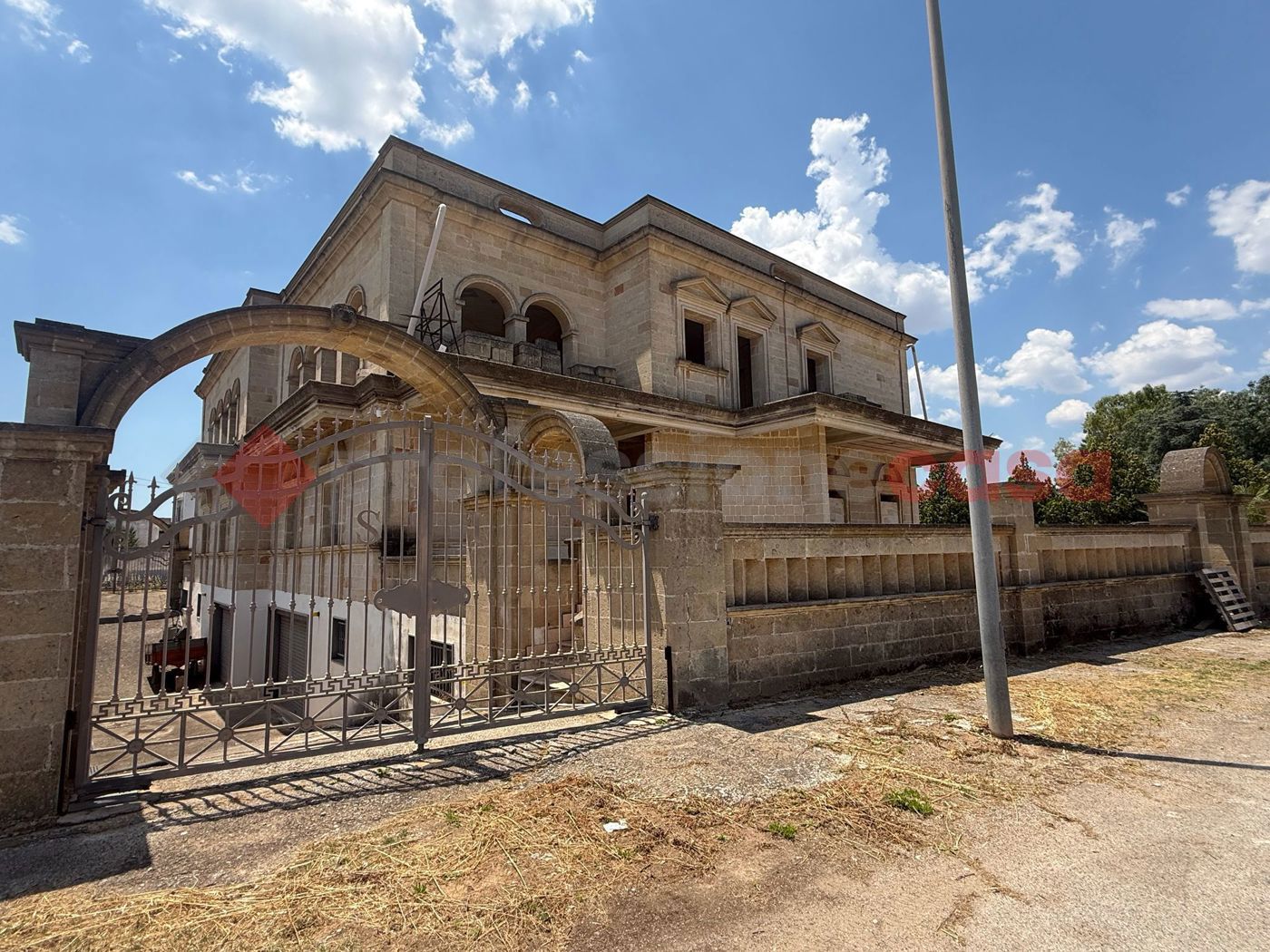 Stabile/Palazzo in vendita a Torricella
