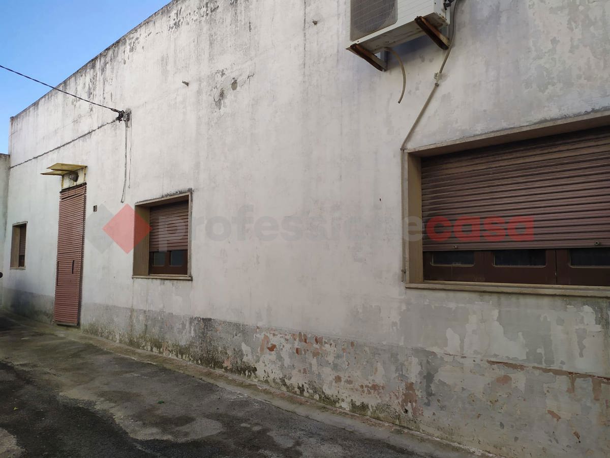 Casa indipendente con giardino a Manduria