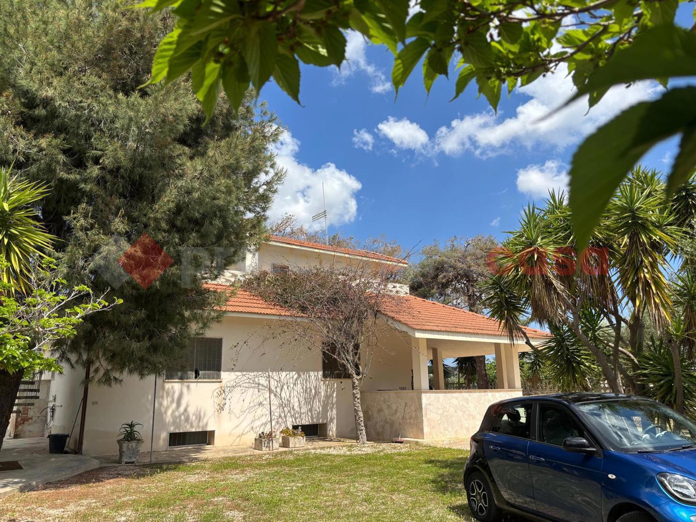 Villa Bifamiliare con giardino a Manduria