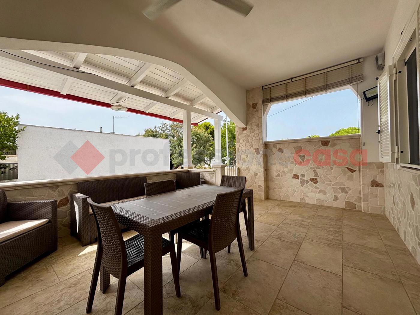 Casa indipendente con giardino a Maruggio