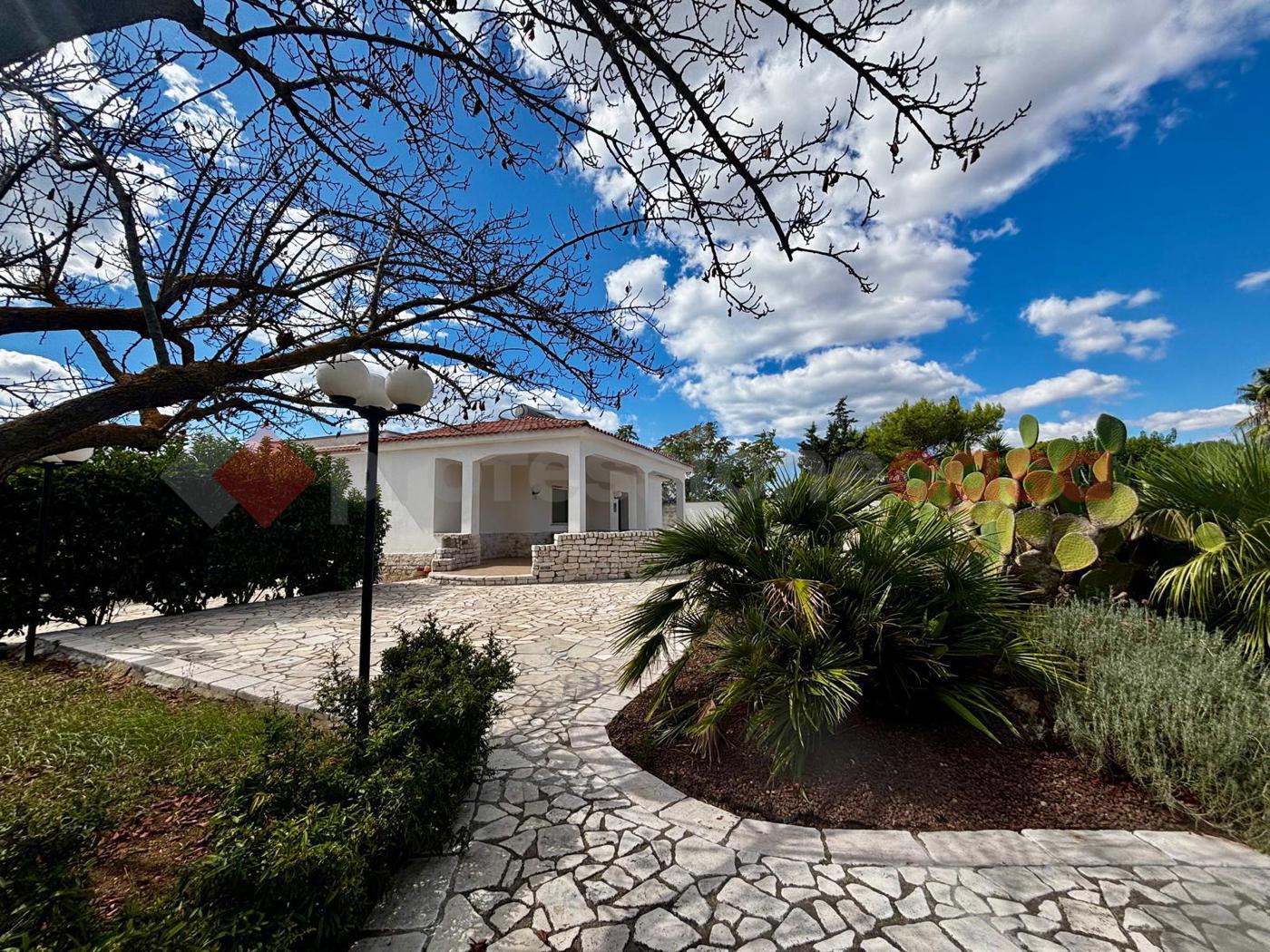 Villa con giardino a Maruggio