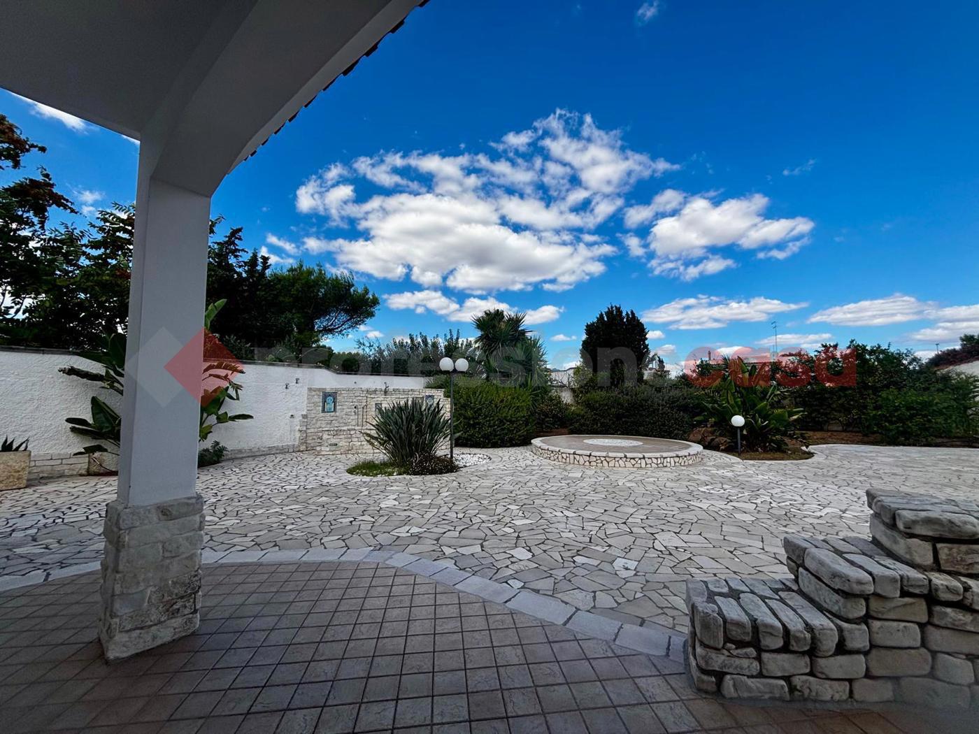 Villa con giardino a Maruggio