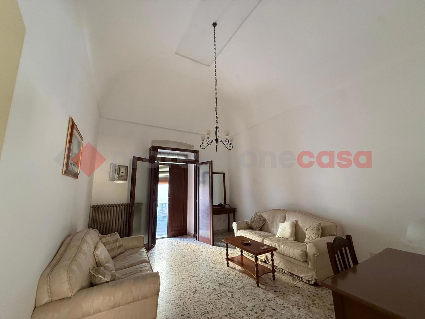Trilocale arredato in affitto a Manduria