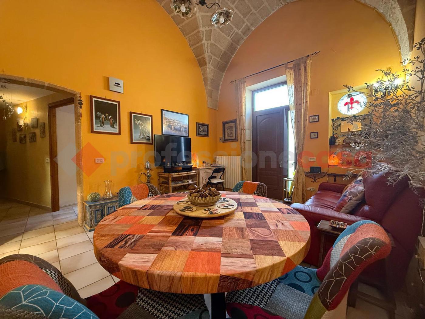 Casa indipendente con giardino a Manduria