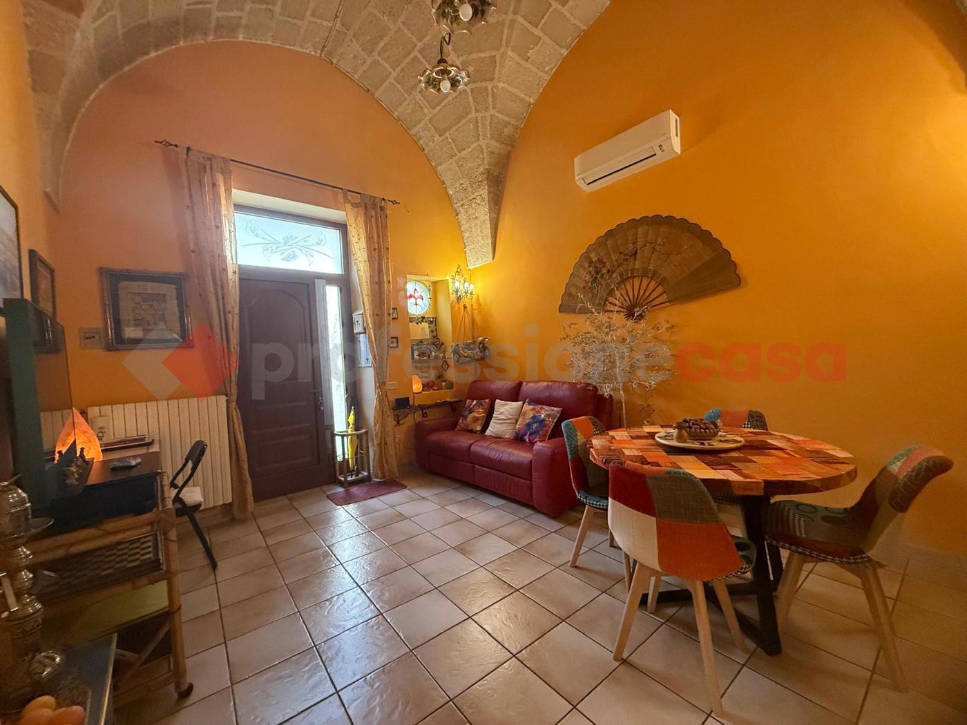 Casa indipendente con giardino a Manduria