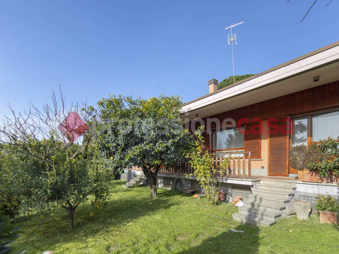 Villa con giardino a Roma