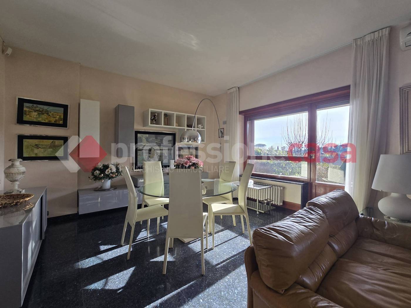 Villa con giardino a Roma