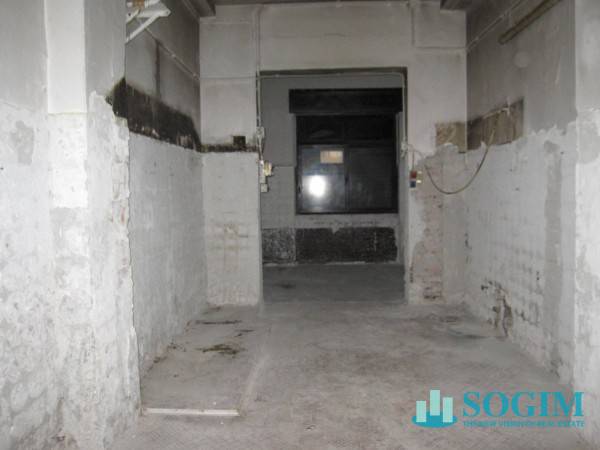 Immobile commerciale in affitto a Sesto San Giovanni