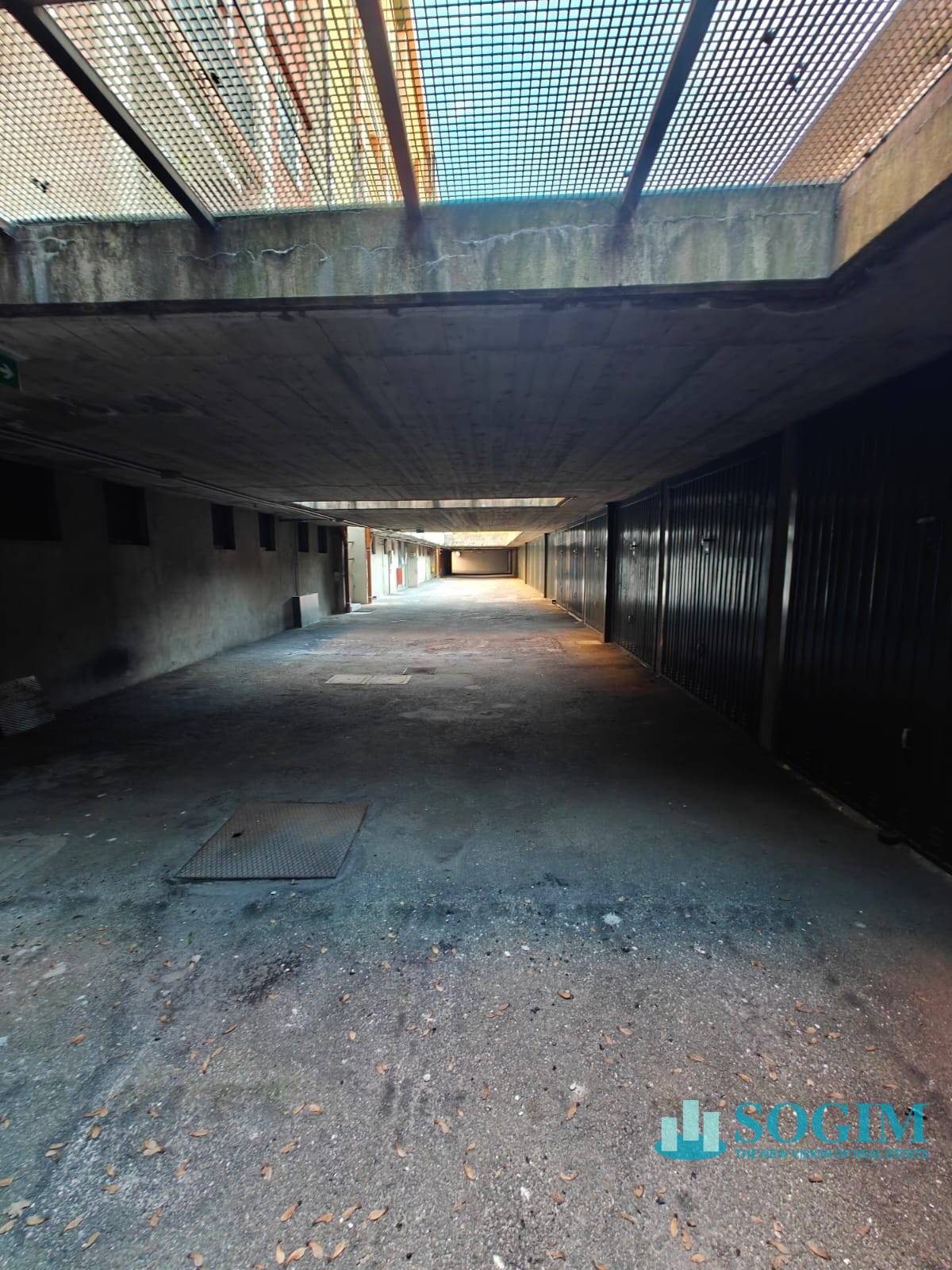 Box o garage in vendita a Sesto San Giovanni