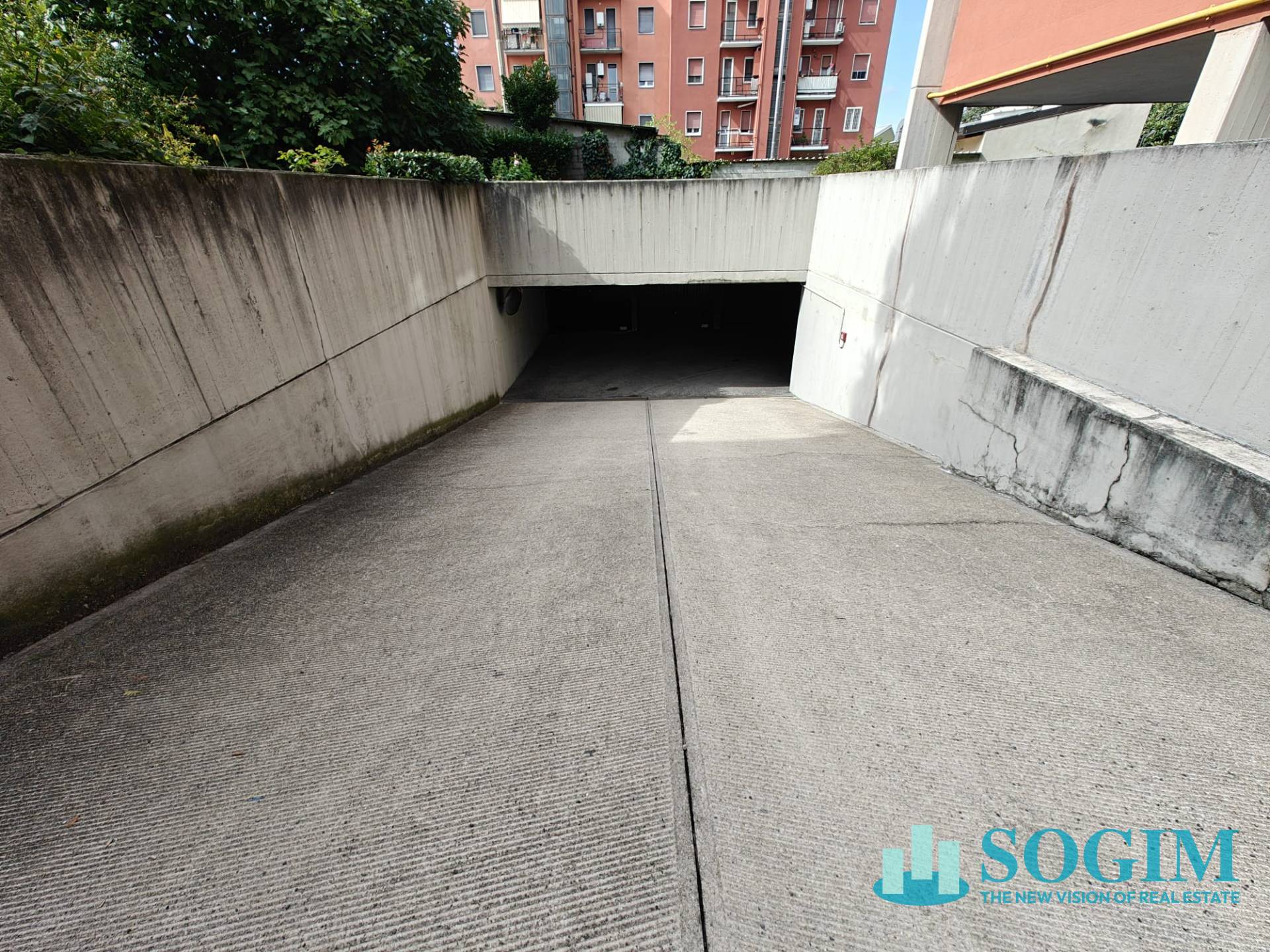 Box o garage in vendita a Sesto San Giovanni