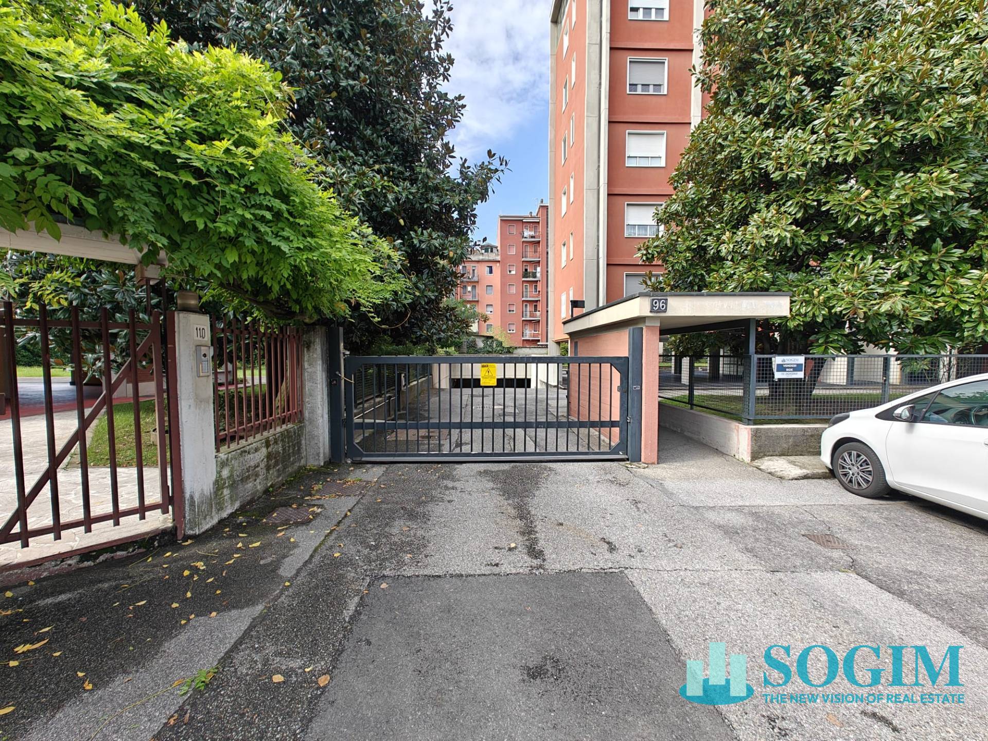 Box o garage in vendita a Sesto San Giovanni